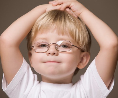 做近视眼激光手术的较佳年龄是什么时候？